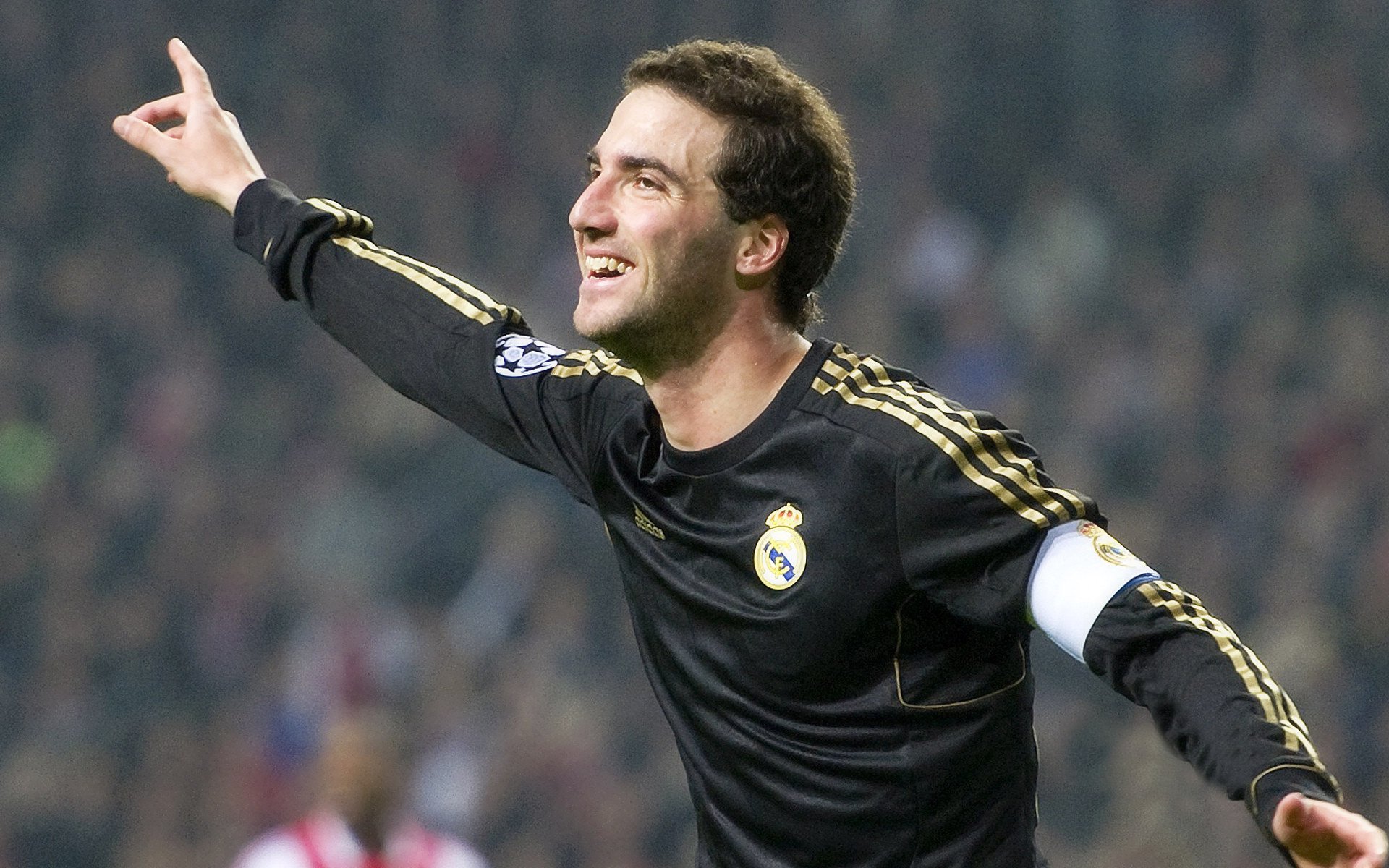 九游（jiuyou.com）游戏-美洲杯明星奋战：个人突破助球队登顶！，美洲杯人员名单  第2张