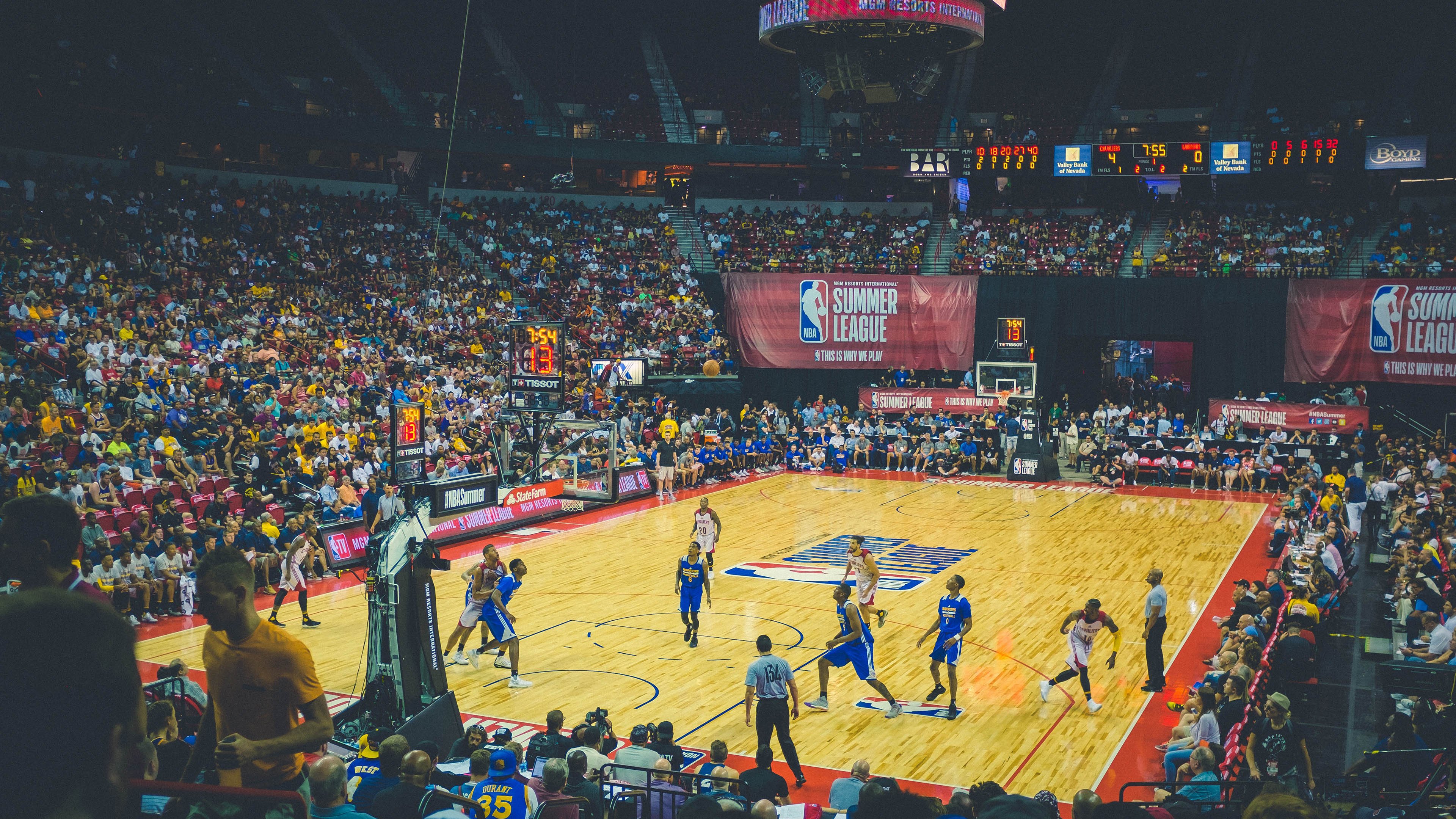 九游娱乐官方-马刺新援展现拼劲赢得教练组认可，马刺队首发